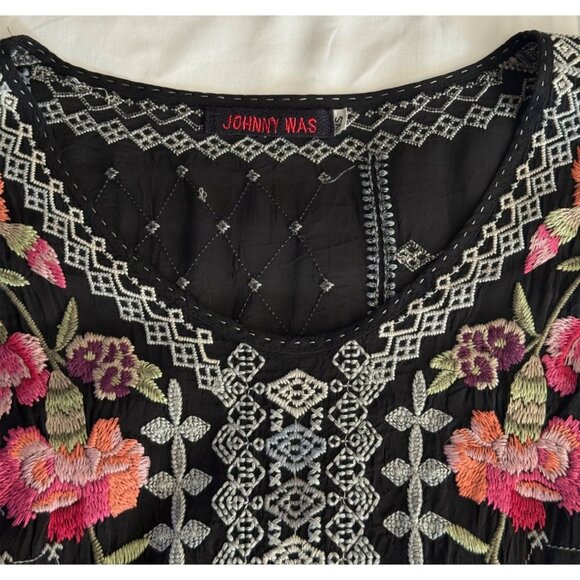 Johnny Was Carnation Floral Embroidered V-Neck Blouse Black Boho - Picture 8 of 14